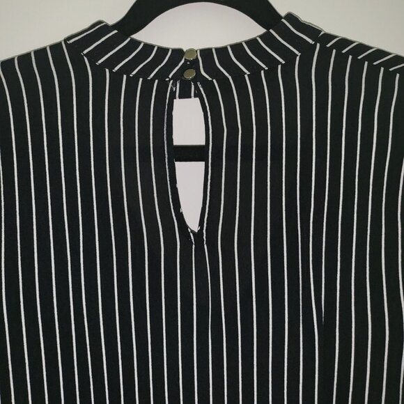 FOREVER 21 | V Neck Black & White Stripe Blouse - Picture 5 of 6